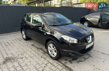 Позашляховик / Кросовер Nissan Qashqai 2011 в 