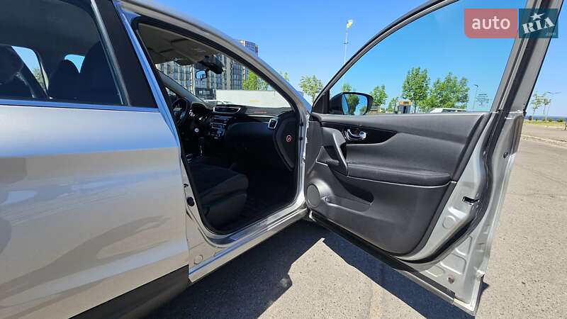Позашляховик / Кросовер Nissan Qashqai 2014 в Черкасах фото 18 Позашляховик / Кросовер Nissan Qashqai 2014 в Черкасах