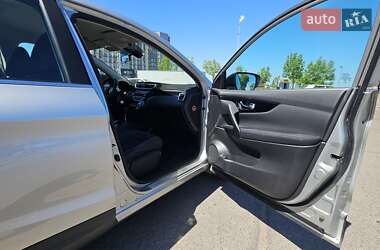 Внедорожник / Кроссовер Nissan Qashqai 2014 в 