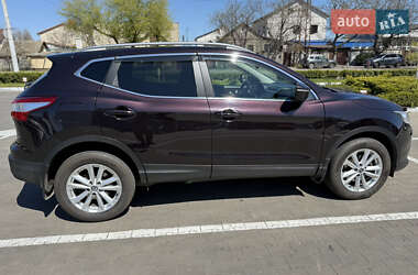 Позашляховик / Кросовер Nissan Qashqai 2014 в 