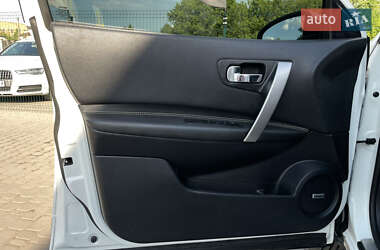 Внедорожник / Кроссовер Nissan Qashqai 2012 в 