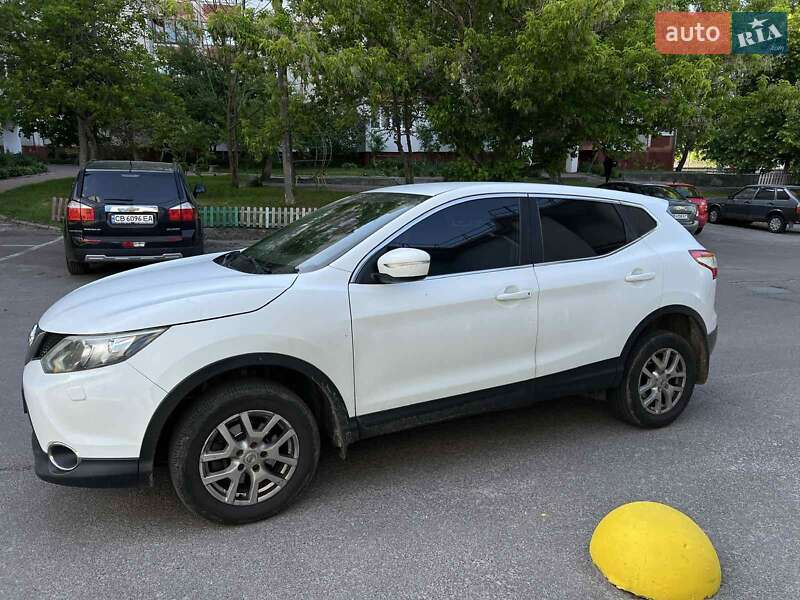 Внедорожник / Кроссовер Nissan Qashqai 2014 в 