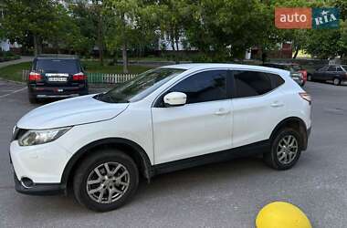 Внедорожник / Кроссовер Nissan Qashqai 2014 в 