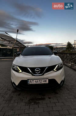 Внедорожник / Кроссовер Nissan Qashqai 2014 в 