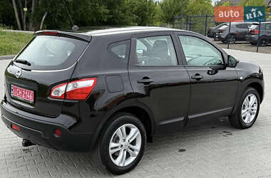 Внедорожник / Кроссовер Nissan Qashqai 2011 в 