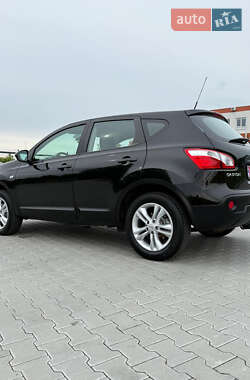 Внедорожник / Кроссовер Nissan Qashqai 2011 в 