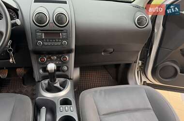Позашляховик / Кросовер Nissan Qashqai 2011 в 