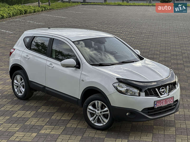 Позашляховик / Кросовер Nissan Qashqai 2013 в 