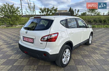 Позашляховик / Кросовер Nissan Qashqai 2013 в 
