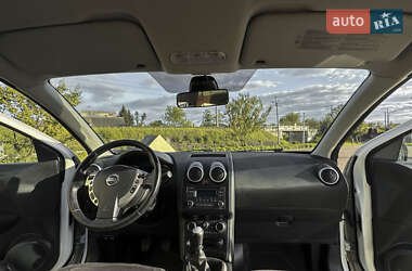 Позашляховик / Кросовер Nissan Qashqai 2013 в 