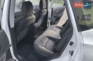 Позашляховик / Кросовер Nissan Qashqai 2013 в 