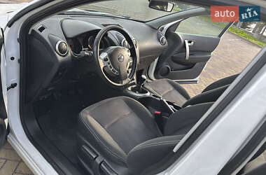 Позашляховик / Кросовер Nissan Qashqai 2013 в 