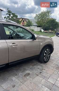 Внедорожник / Кроссовер Nissan Qashqai 2012 в 
