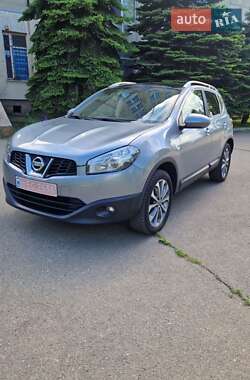 Внедорожник / Кроссовер Nissan Qashqai 2012 в 