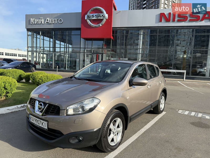 Внедорожник / Кроссовер Nissan Qashqai 2013 в 