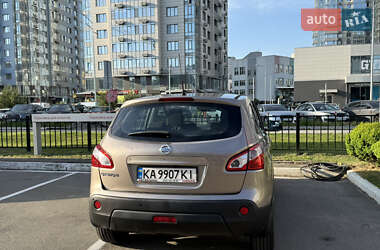 Внедорожник / Кроссовер Nissan Qashqai 2013 в 