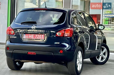 Позашляховик / Кросовер Nissan Qashqai 2010 в 