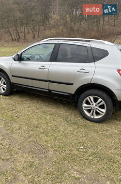Внедорожник / Кроссовер Nissan Qashqai 2012 в 