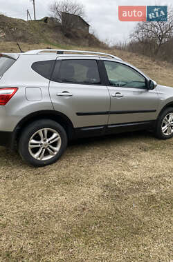 Внедорожник / Кроссовер Nissan Qashqai 2012 в 