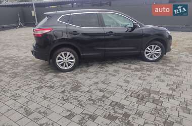 Внедорожник / Кроссовер Nissan Qashqai 2014 в 