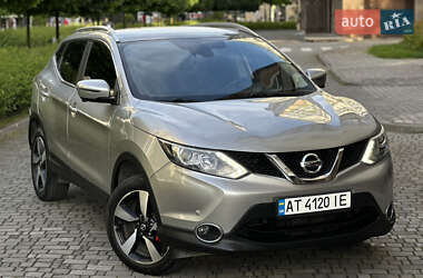 Внедорожник / Кроссовер Nissan Qashqai 2015 в Ивано-Франковске