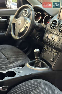 Внедорожник / Кроссовер Nissan Qashqai 2009 в 