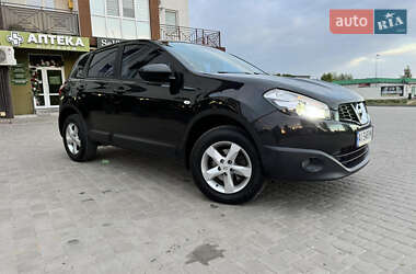 Внедорожник / Кроссовер Nissan Qashqai 2012 в 