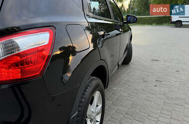Внедорожник / Кроссовер Nissan Qashqai 2012 в 