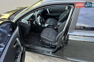 Внедорожник / Кроссовер Nissan Qashqai 2012 в 