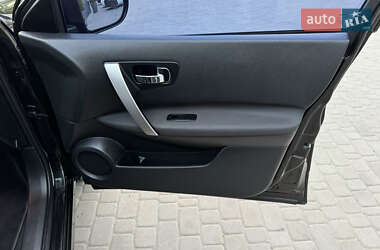 Внедорожник / Кроссовер Nissan Qashqai 2012 в 