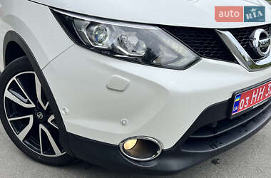 Внедорожник / Кроссовер Nissan Qashqai 2014 в 