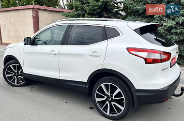 Внедорожник / Кроссовер Nissan Qashqai 2014 в 