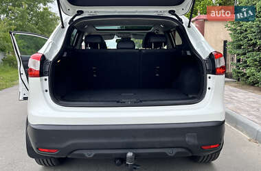 Внедорожник / Кроссовер Nissan Qashqai 2014 в 