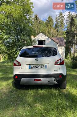 Внедорожник / Кроссовер Nissan Qashqai 2010 в 