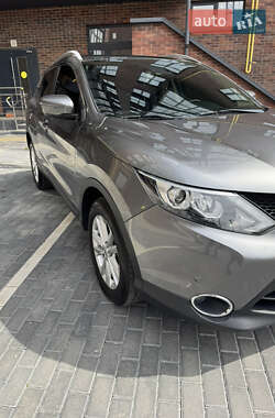 Внедорожник / Кроссовер Nissan Qashqai 2015 в 