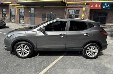 Внедорожник / Кроссовер Nissan Qashqai 2015 в 