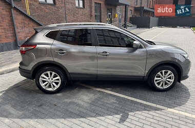 Внедорожник / Кроссовер Nissan Qashqai 2015 в 