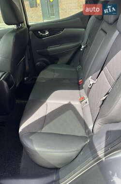 Внедорожник / Кроссовер Nissan Qashqai 2015 в 