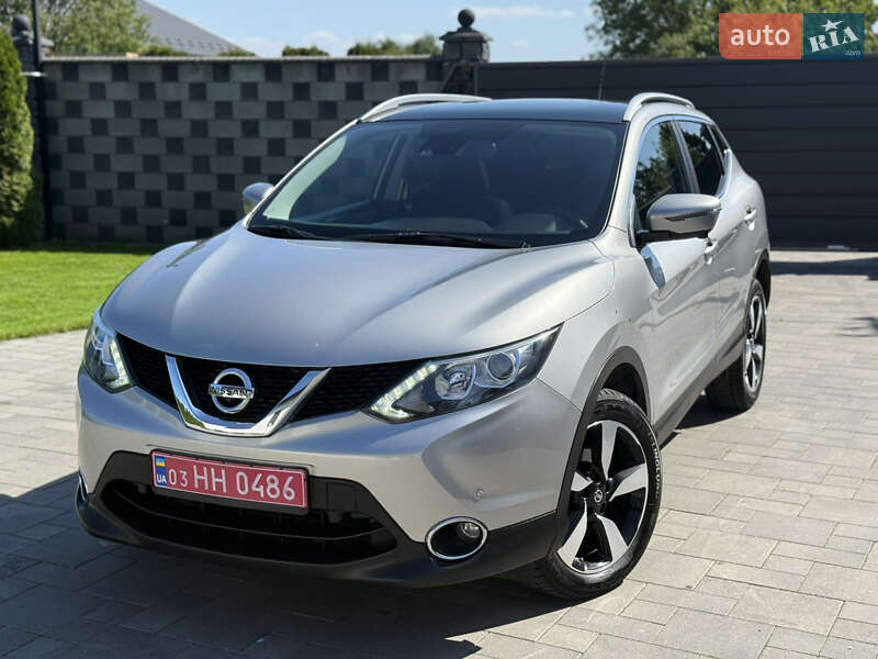 Позашляховик / Кросовер Nissan Qashqai 2016 в Рівному