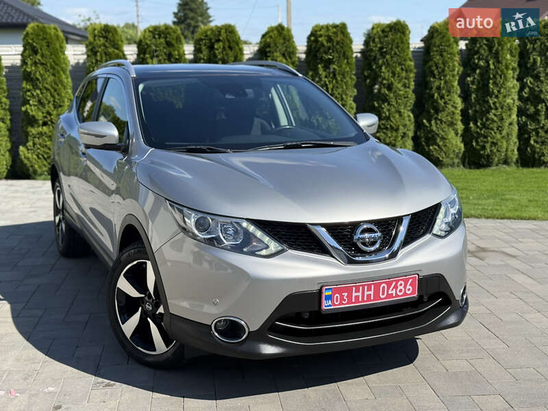 Позашляховик / Кросовер Nissan Qashqai 2016 в Рівному