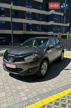 Позашляховик / Кросовер Nissan Qashqai 2012 в 