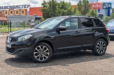 Позашляховик / Кросовер Nissan Qashqai 2013 в Києві