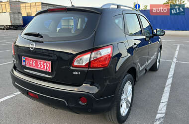 Позашляховик / Кросовер Nissan Qashqai 2013 в 