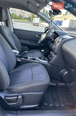 Позашляховик / Кросовер Nissan Qashqai 2013 в 