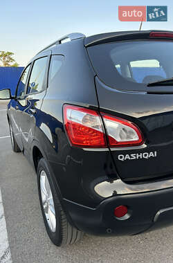 Позашляховик / Кросовер Nissan Qashqai 2013 в 