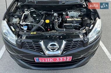 Позашляховик / Кросовер Nissan Qashqai 2013 в 