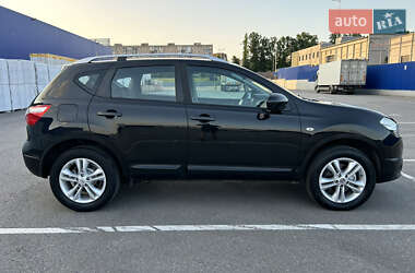 Позашляховик / Кросовер Nissan Qashqai 2013 в 