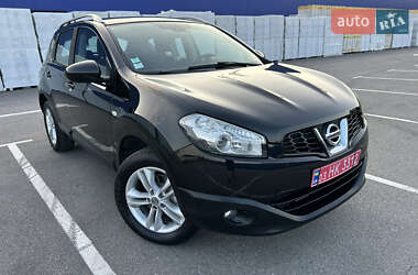 Позашляховик / Кросовер Nissan Qashqai 2013 в 