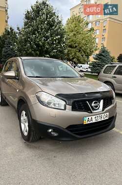 Внедорожник / Кроссовер Nissan Qashqai 2013 в Софиевской Борщаговке