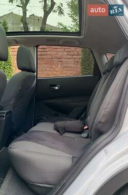 Внедорожник / Кроссовер Nissan Qashqai 2009 в 